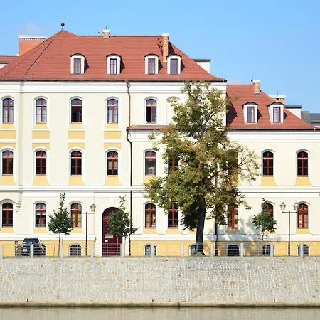 Oda ve Kahvaltı Wenderedu Business Center