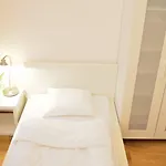 فندق مبيت وإفطار Wenderedu Business Center 3*