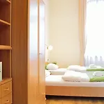 فندق مبيت وإفطار Wenderedu Business Center