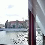 Wenderedu Business Center 3*