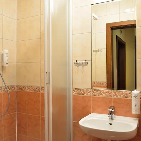 Wenderedu Business Center לינה וארוחת בוקר