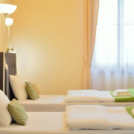 Bed & Breakfast Wenderedu Business Center 3*