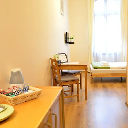 Wenderedu Business Center לינה וארוחת בוקר 3*
