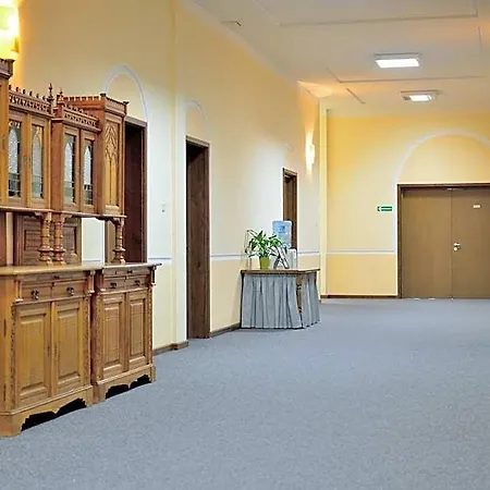 Wenderedu Business Center Nocleg ze śniadaniem 3*