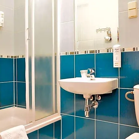 Wenderedu Business Center Nocleg ze śniadaniem 3*